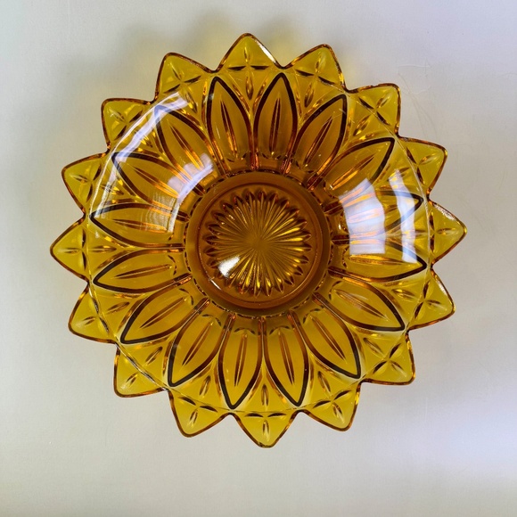Vintage Federal Glass Petal Amber Bowl – 8" Sunflower Pressed Glass - Picture 2 of 14